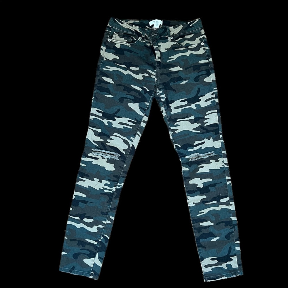 Forever 21 camo jeans